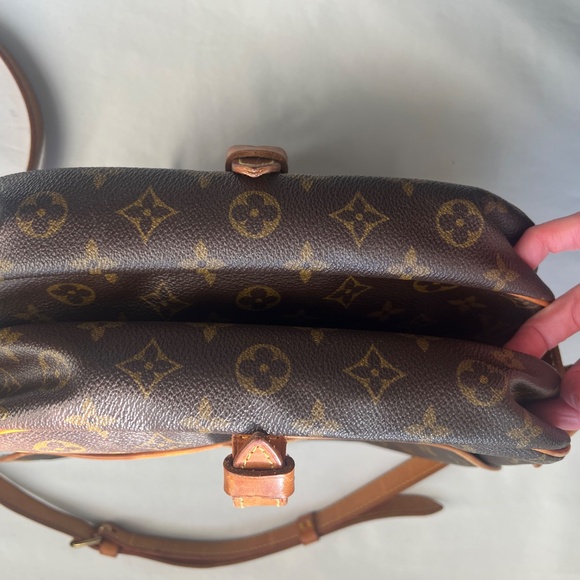 Louis Vuitton Crossbody - Picture 3 of 8